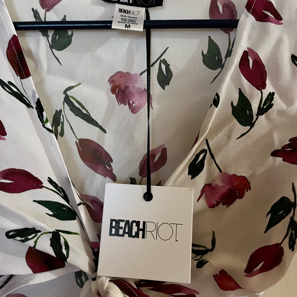 Beach Riot Tulip wrap top - Picture 5 of 7